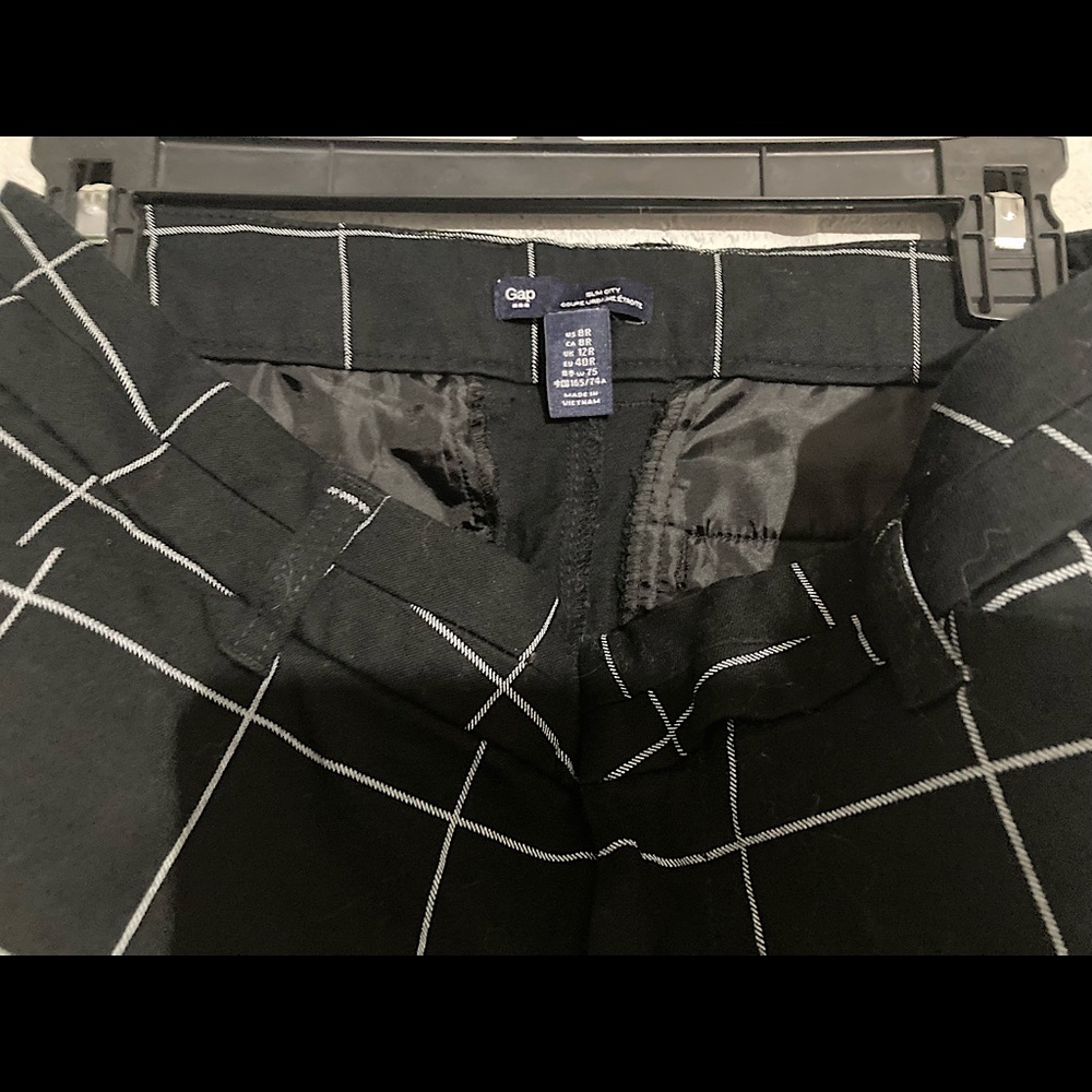 Gap Slim City dress pants. Size 8R.